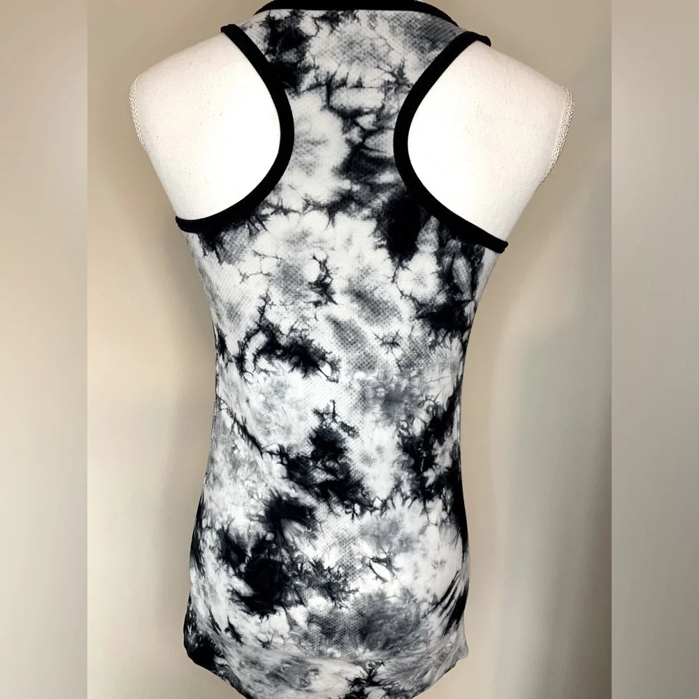 Fabletics Athletic Racerback Tank Top Tye Dye Size Small - Picture 2 of 5